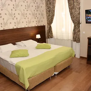 Hotel Elit, Budapest